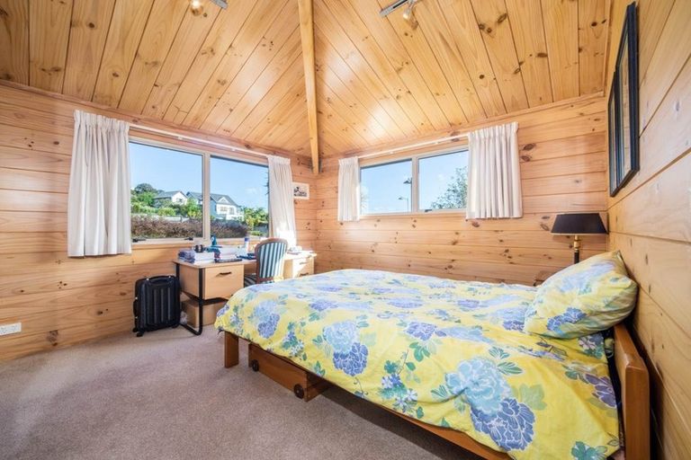 Photo of property in 13 Kerema Way, Schnapper Rock, Auckland, 0632