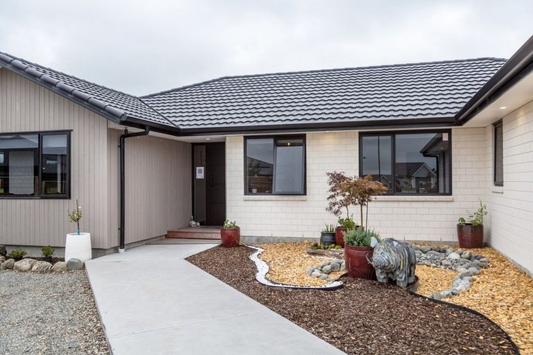 Photo of property in 8 Takahe Drive, Carterton, 5713
