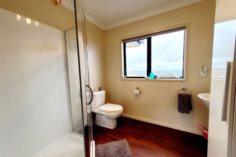 Photo of property in 3 Comber Place, Johnsonville, Wellington, 6037