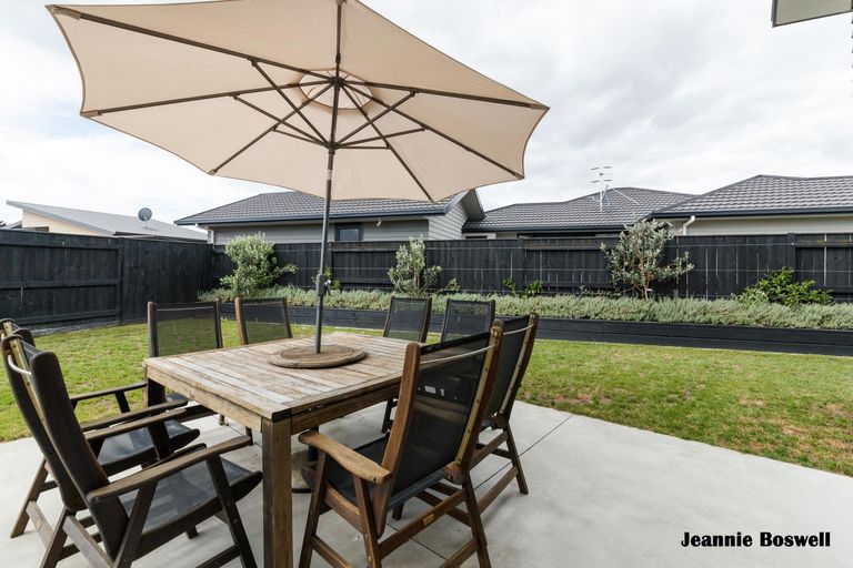 Photo of property in 7 Morocco Terrace, Kelvin Grove, Palmerston North, 4414