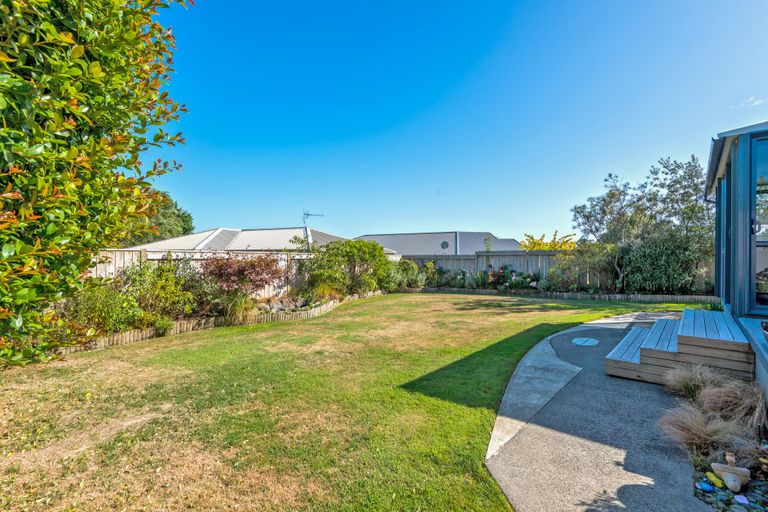 Photo of property in 3 Abby Road, Fitzherbert, Palmerston North, 4410