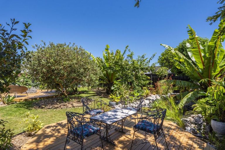 Photo of property in 4 Graham Grove, Waikanae, 5036