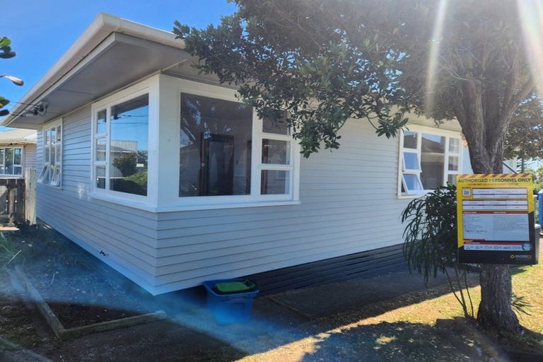 Photo of property in 13 Adventure Street, Marfell, New Plymouth, 4310