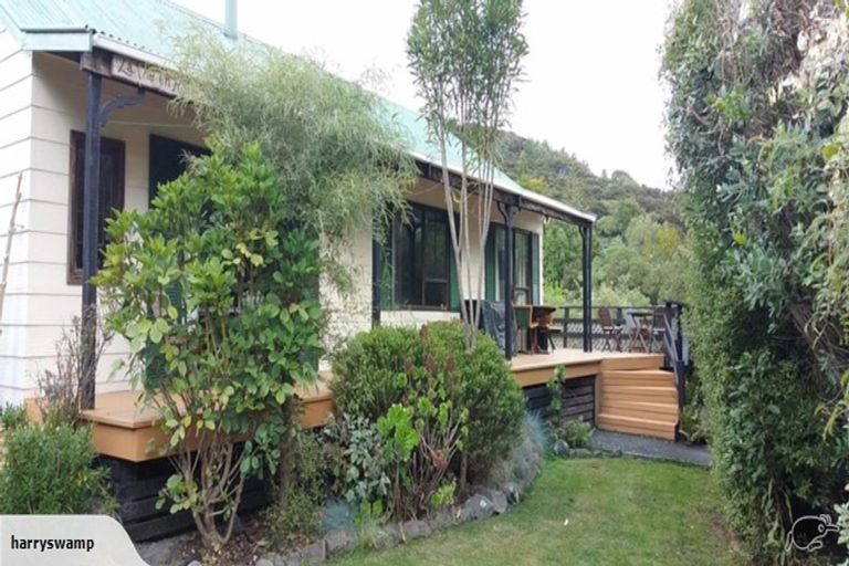 Photo of property in 28 Woodills Road, Akaroa, 7520