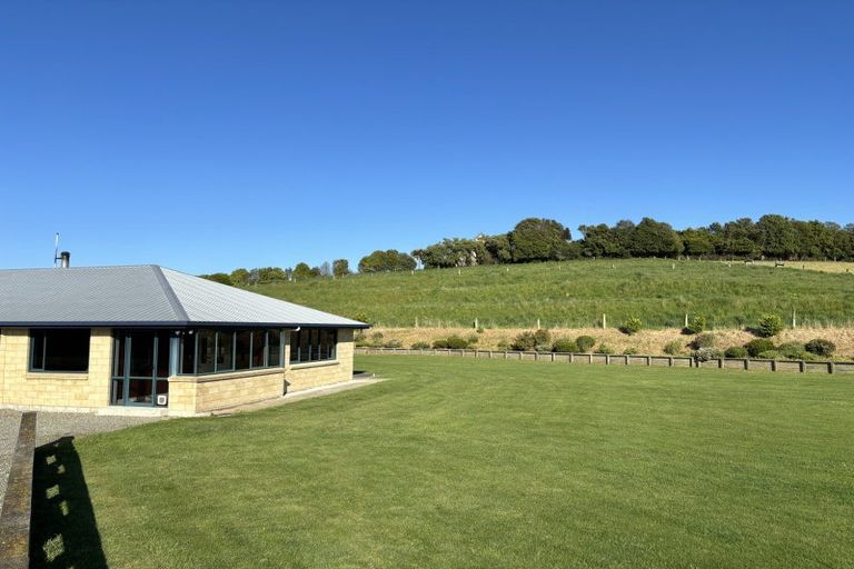 Photo of property in 3/102 Beach Road, Awamoa, Oamaru, 9495