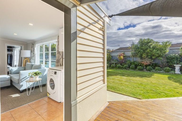 Photo of property in 24 Auckland Road, Greenmeadows, Napier, 4112