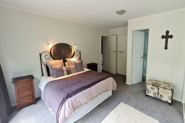 Photo of property in 43 Sharon Road, Waiake, Auckland, 0630