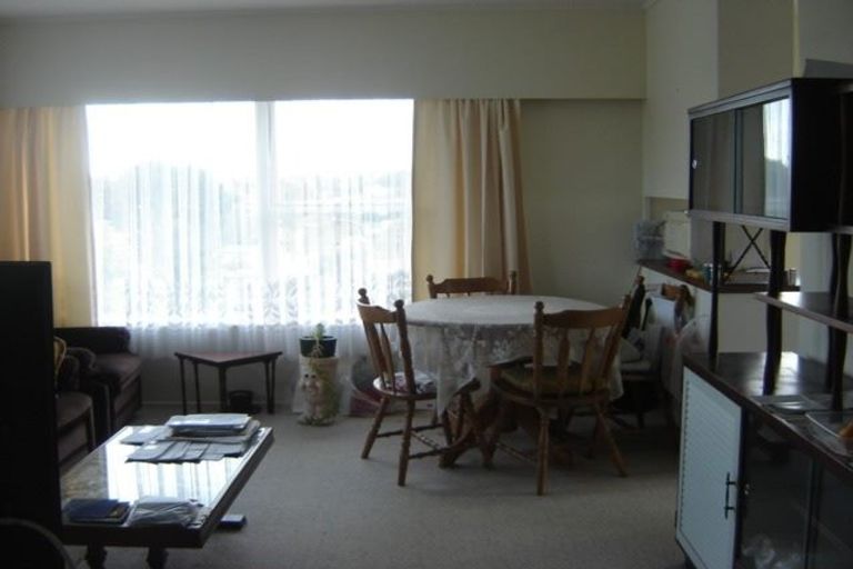 Photo of property in 1/17 Orton Street, Glenfield, Auckland, 0627