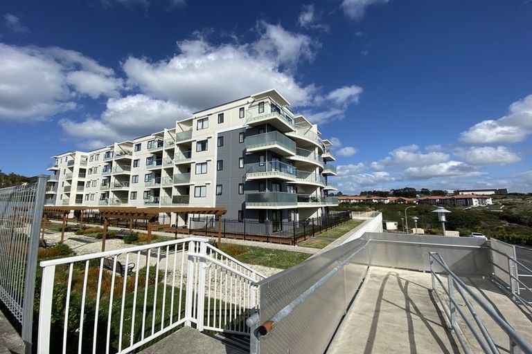 Photo of property in Apollo Apartments, 9/46g Rosedale Road, Rosedale, Auckland, 0632