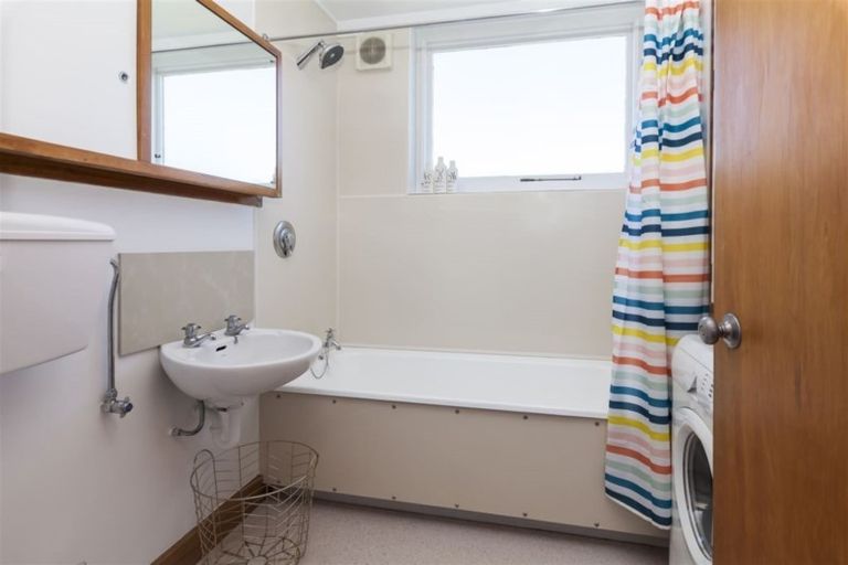 Photo of property in 21 Newbridge Place, Ilam, Christchurch, 8041