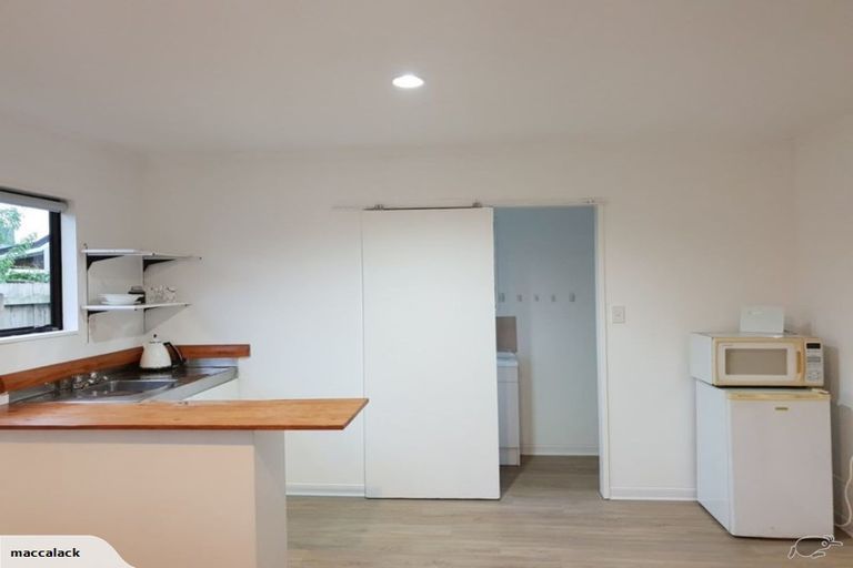 Photo of property in 7 Sullivan Avenue, Mangere Bridge, Auckland, 2022