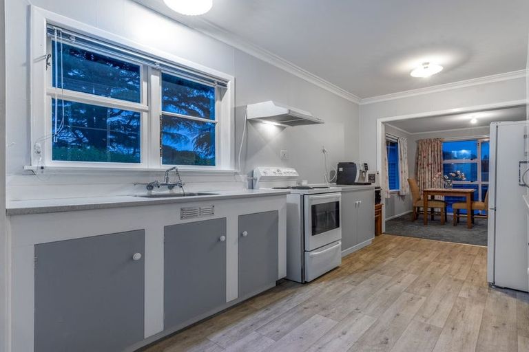 Photo of property in 69 Bartholomew Road, Levin, 5510