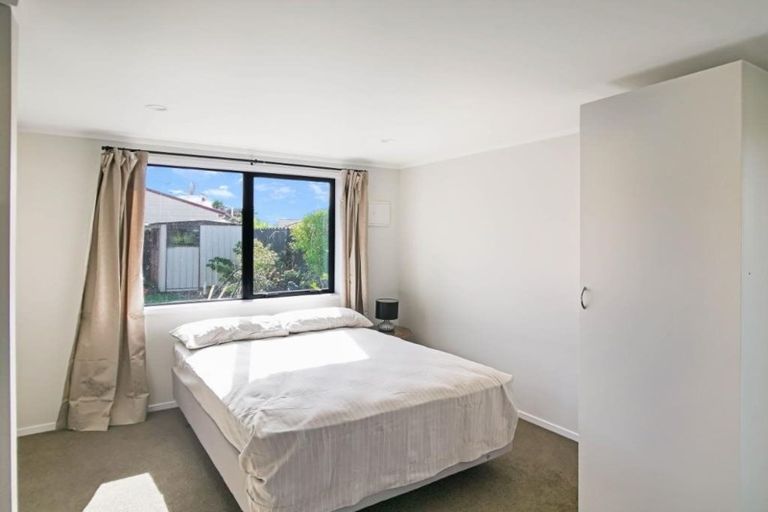 Photo of property in 15 Heathridge Place, Burswood, Auckland, 2013