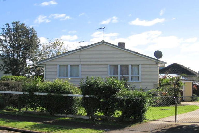 Photo of property in 2 Don Place, Otara, Auckland, 2023