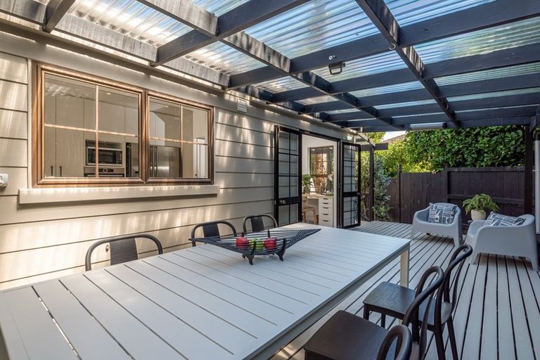 Photo of property in 8 Bellcroft Place, Belmont, Auckland, 0622