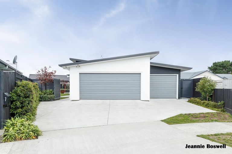 Photo of property in 7 Morocco Terrace, Kelvin Grove, Palmerston North, 4414