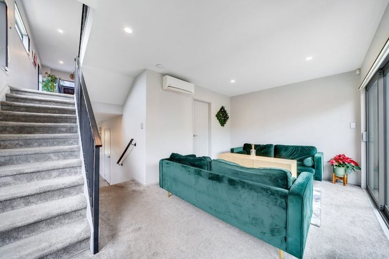 Photo of property in 1/1a Halsey Road, Manurewa, Auckland, 2102