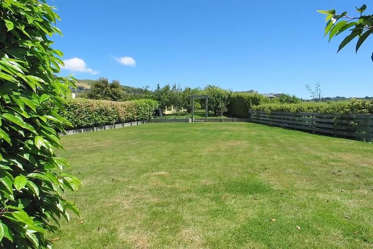 Photo of property in 2 Scoresby Grove, Whitby, Porirua, 5024