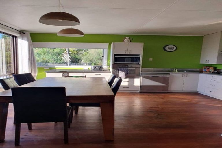 Photo of property in 356 Kuku Beach Road, Kuku, Levin, 5570