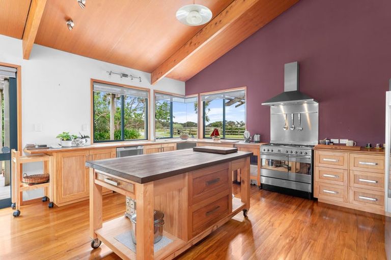 Photo of property in 160 South Road, Waipu, 0582