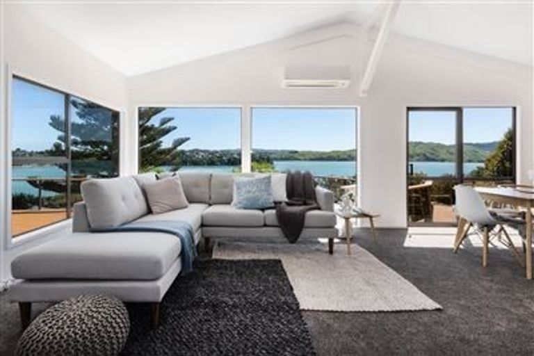 Photo of property in 16 Leeward Drive, Whitby, Porirua, 5024