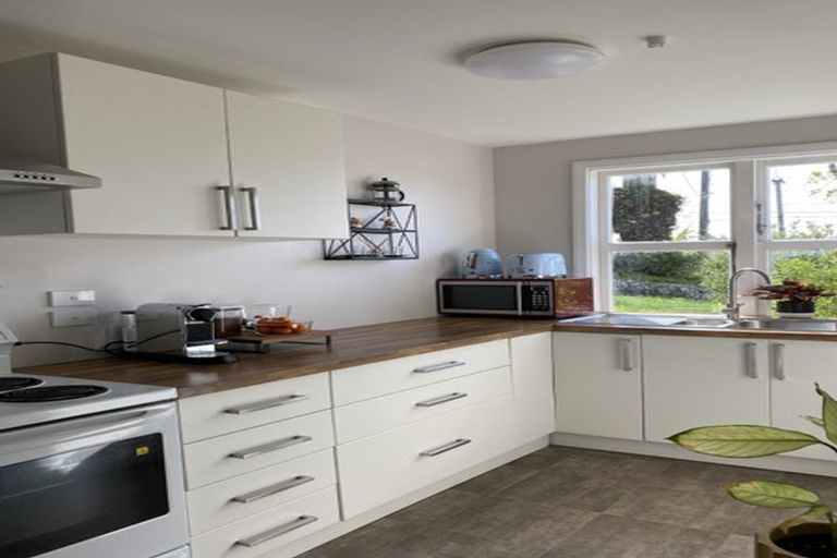 Photo of property in 162 The Ridgeway, Mornington, Wellington, 6021