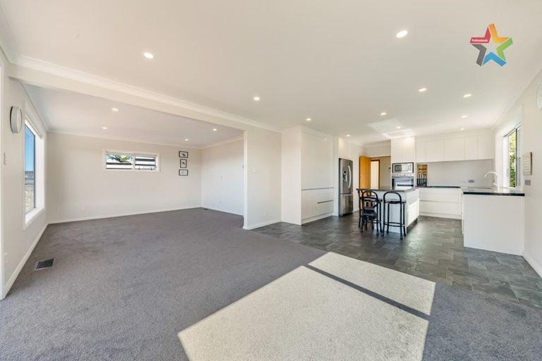 Photo of property in 54 Akatea Road, Korokoro, Lower Hutt, 5012