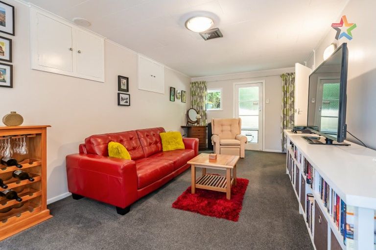 Photo of property in 59 Manuka Street, Stokes Valley, Lower Hutt, 5019