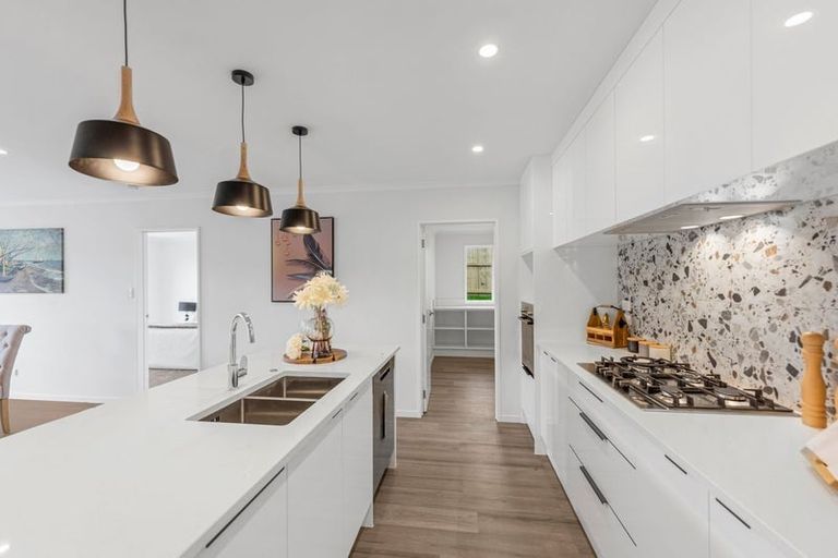 Photo of property in 8 Clendon Court, Pokeno, 2402