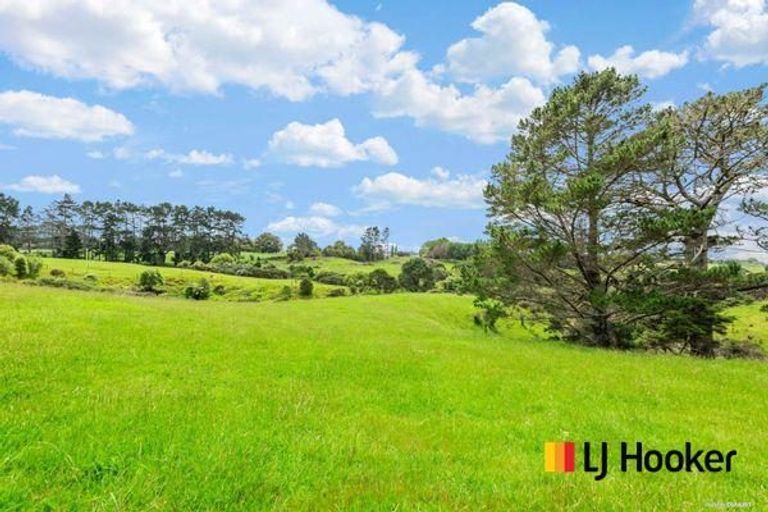 Photo of property in 35 Awhitu Central Road, Awhitu, 2684