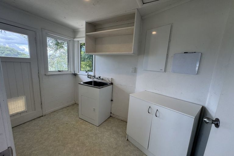 Photo of property in 27 Heath Avenue, Northcote, Auckland, 0627