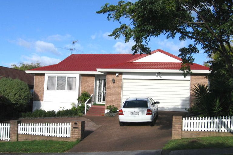 Photo of property in 2/2 Perendale Close, Somerville, Auckland, 2014