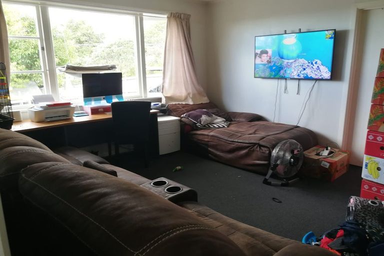 Photo of property in 43 Sunnyside Road, Sunnyvale, Auckland, 0612