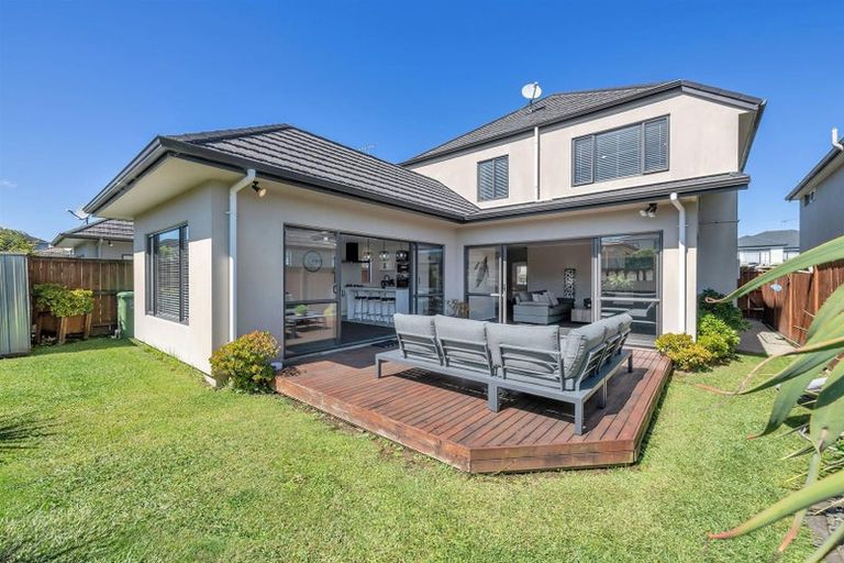Photo of property in 14 Heidi Crescent, Flat Bush, Auckland, 2016