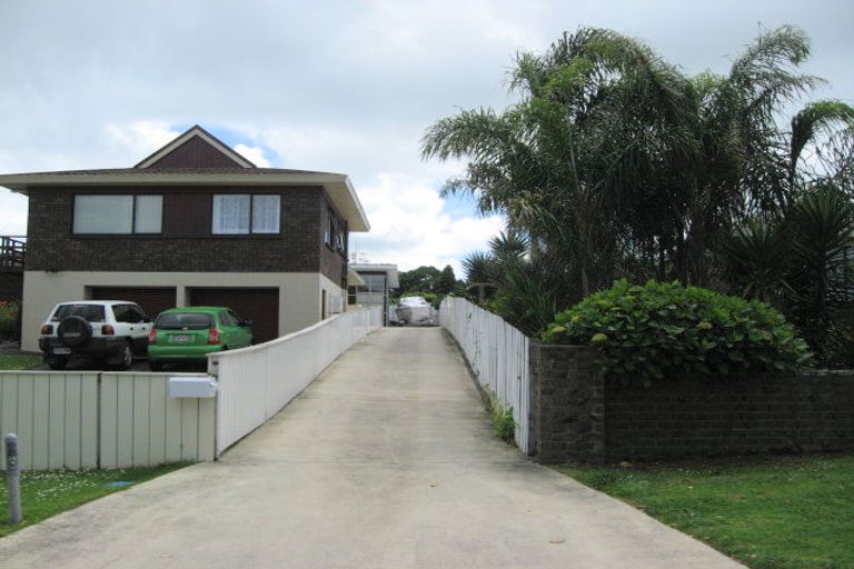 Photo of property in 1 Catania Place, Conifer Grove, Takanini, 2112