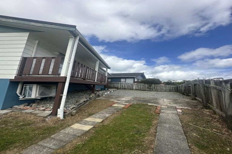 Photo of property in 1/2 Cathie Place, Karori, Wellington, 6012
