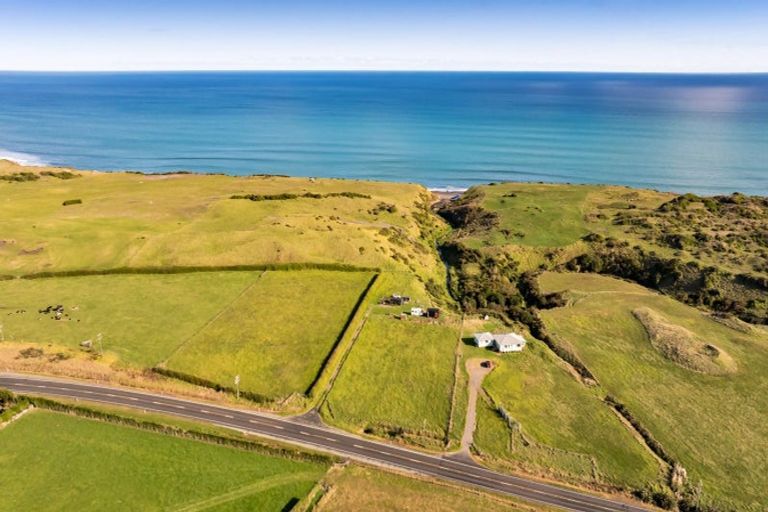 Photo of property in 3875 South Road, Opunake, 4682