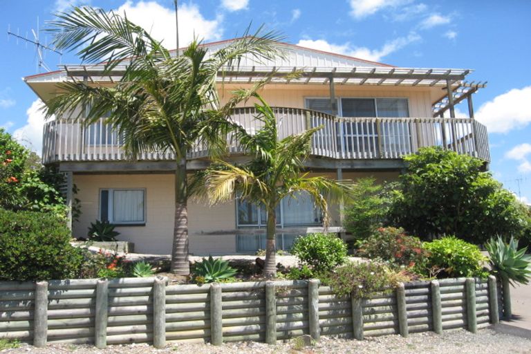 Photo of property in 33 Seaview Road, Cable Bay, 0420