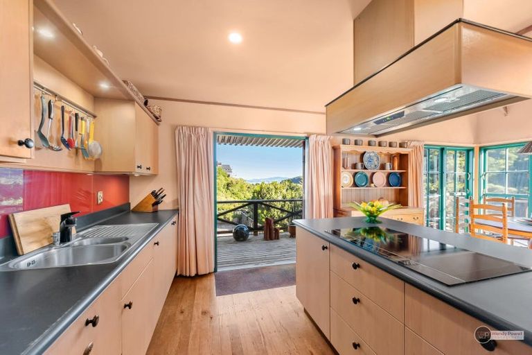 Photo of property in 33b Maungaraki Road, Korokoro, Lower Hutt, 5012