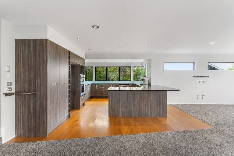 Photo of property in 84 Wade River Road, Stanmore Bay, Whangaparaoa, 0932
