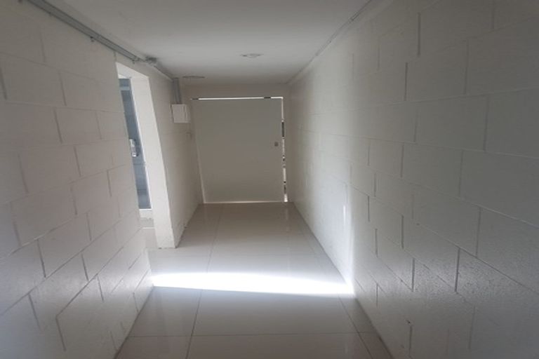 Photo of property in 20 Woodford Avenue, Henderson, Auckland, 0610