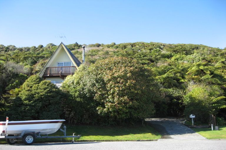 Photo of property in 23 Nolan Crescent, Karoro, Greymouth, 7805