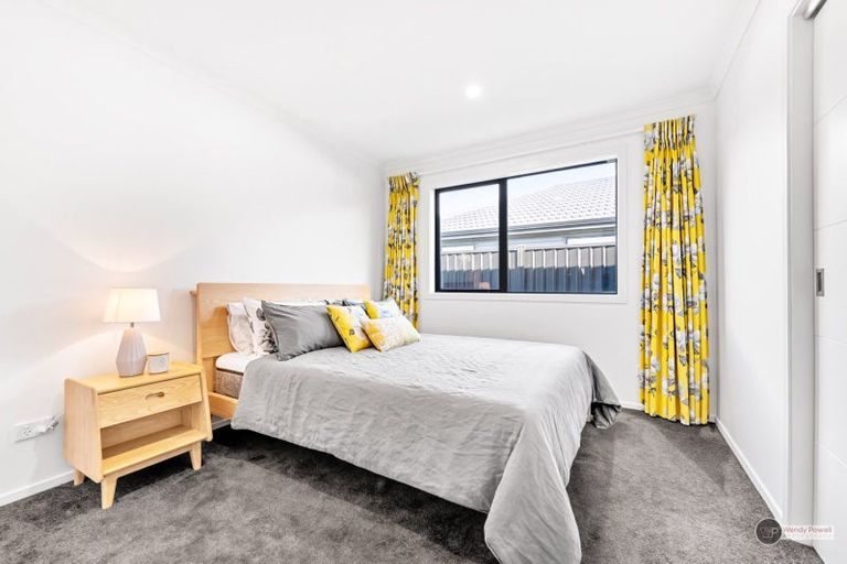 Photo of property in 5 Buddle Road, Wallaceville, Upper Hutt, 5018