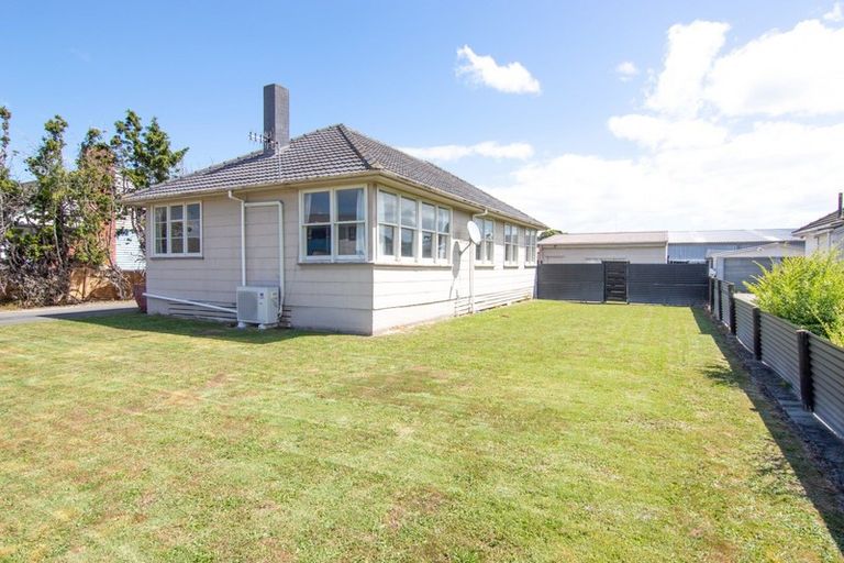 Photo of property in 10 Thames Street, Roslyn, Palmerston North, 4414