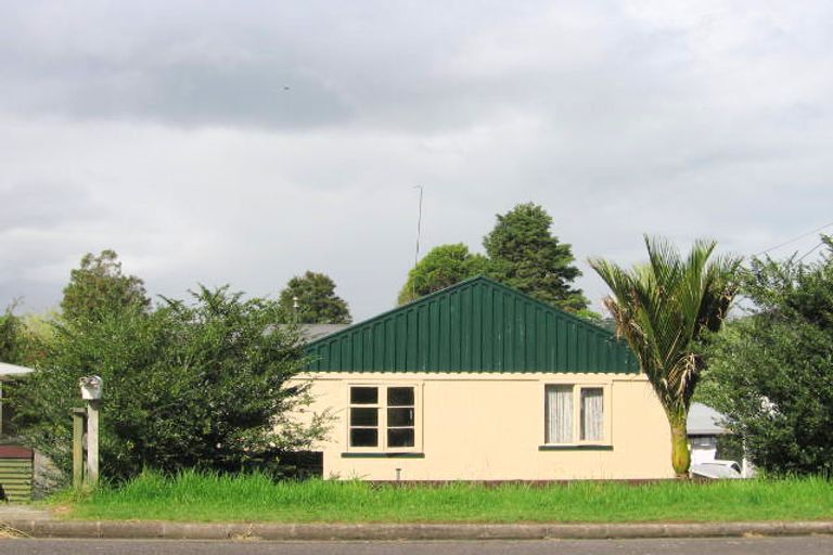 Photo of property in 1/16 Shetland Street, Glen Eden, Auckland, 0602