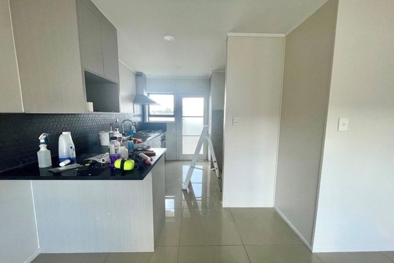 Photo of property in 2/9 Norman Spencer Drive, Papatoetoe, Auckland, 2104