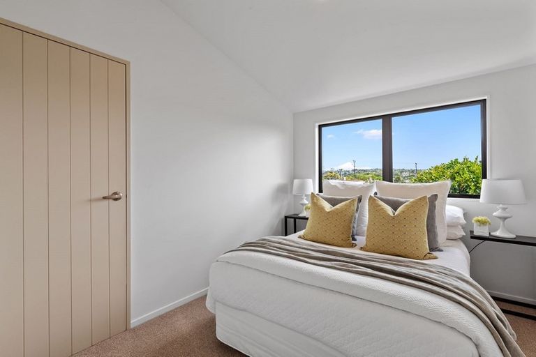 Photo of property in 3a Holland Road, Hillcrest, Auckland, 0627