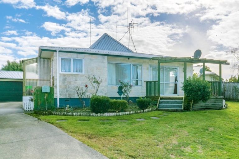 Photo of property in 36 Oakfield Crescent, Pukete, Hamilton, 3200