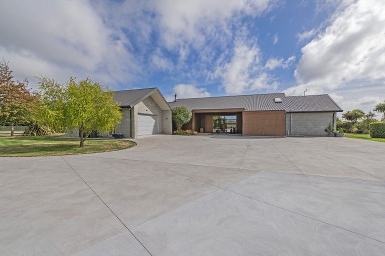 Photo of property in 39 Thorndon Close, Kirwee, Darfield, 7571