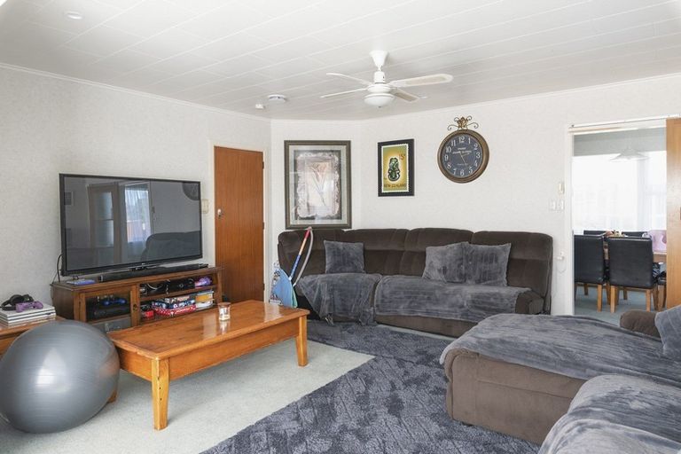 Photo of property in 5 Harlech Street, Levin, 5510